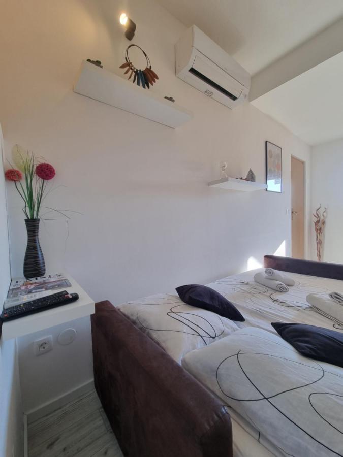 Bruno'S Poolside Apartments - Near Beach Trogir Exterior photo