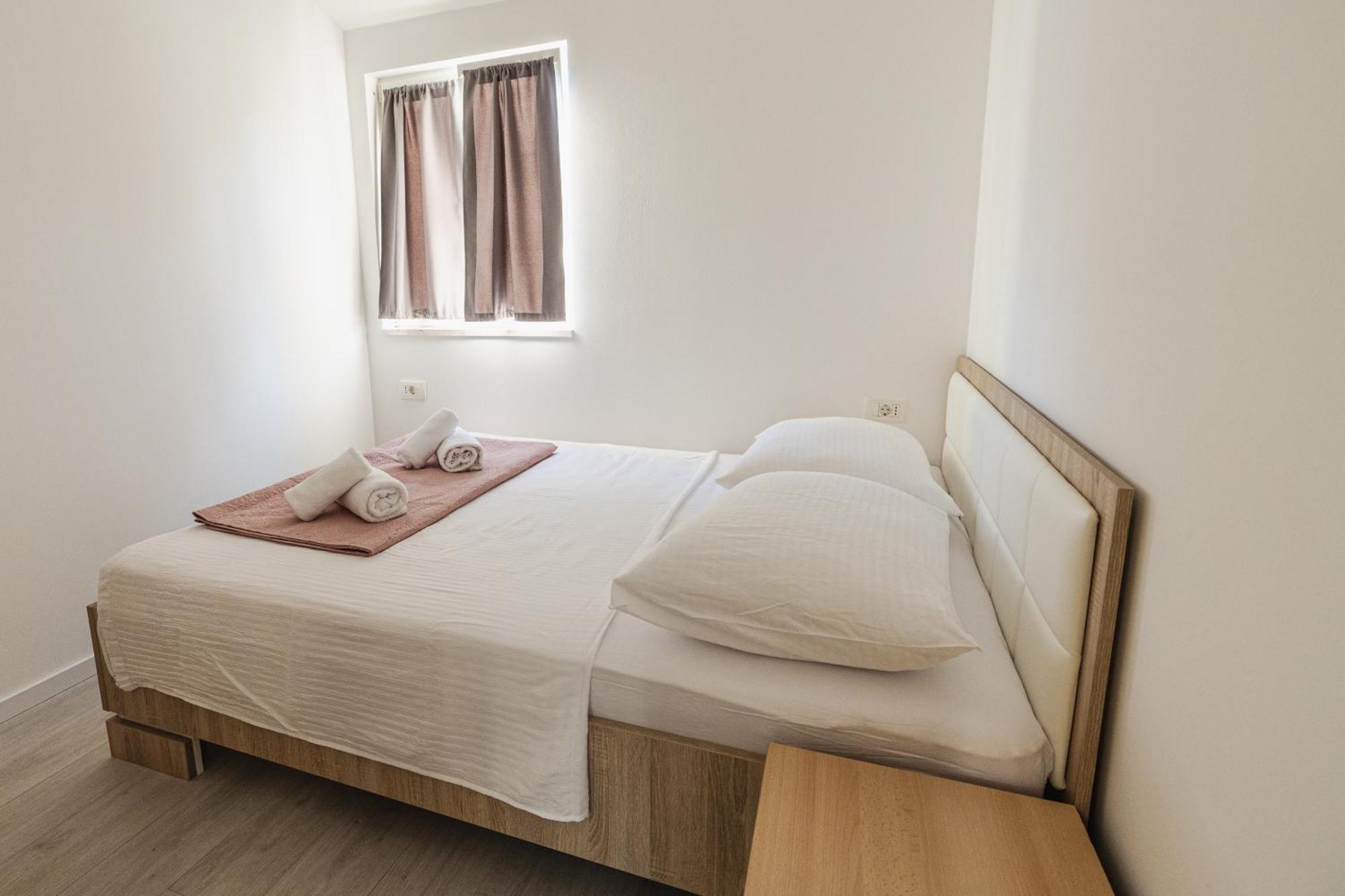 Bruno'S Poolside Apartments - Near Beach Trogir Exterior photo