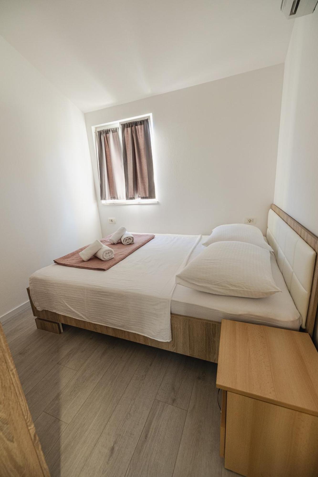 Bruno'S Poolside Apartments - Near Beach Trogir Exterior photo