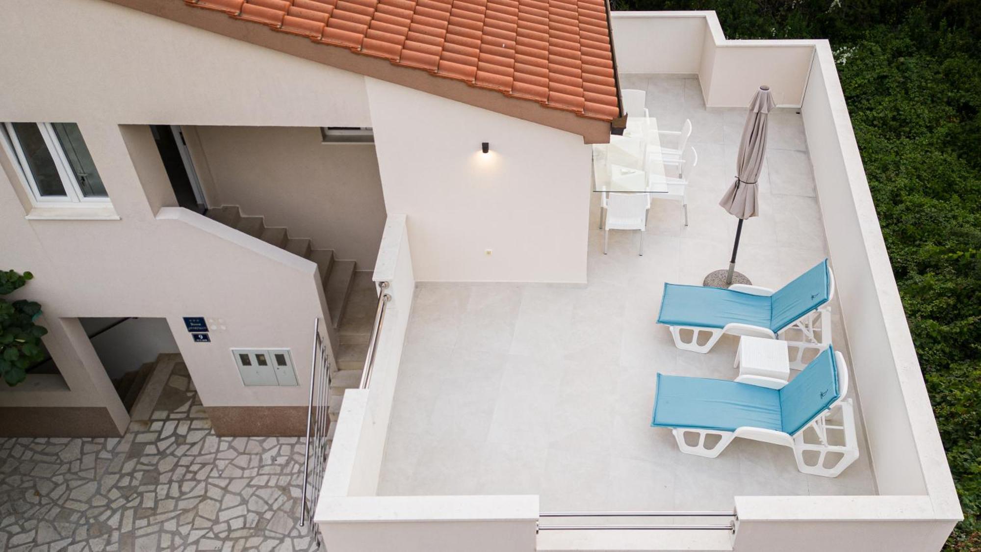 Bruno'S Poolside Apartments - Near Beach Trogir Exterior photo