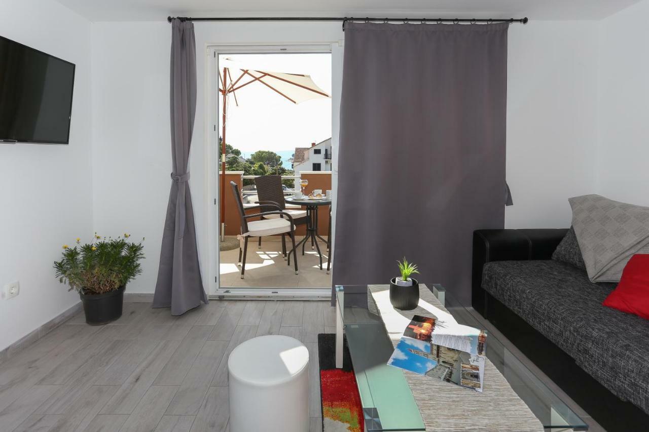 Bruno'S Poolside Apartments - Near Beach Trogir Exterior photo