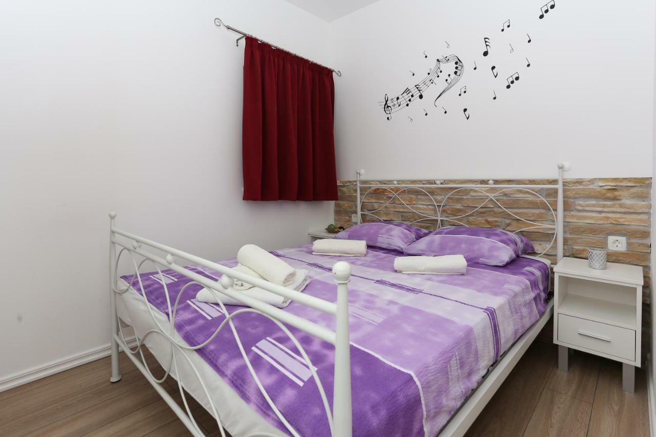 Bruno'S Poolside Apartments - Near Beach Trogir Exterior photo